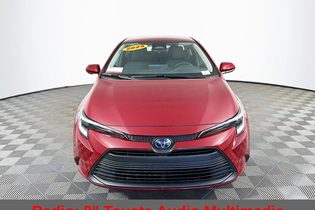 2025 Toyota Corolla Hybrid LE photo 1