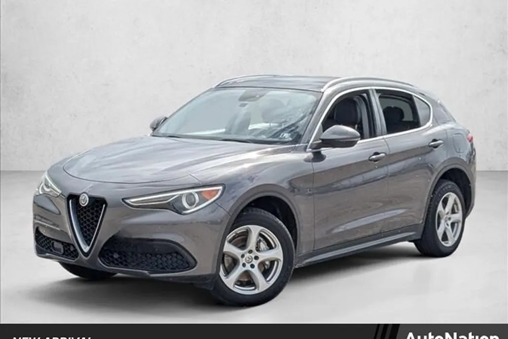 2019 Alfa Romeo Stelvio Sport photo 1