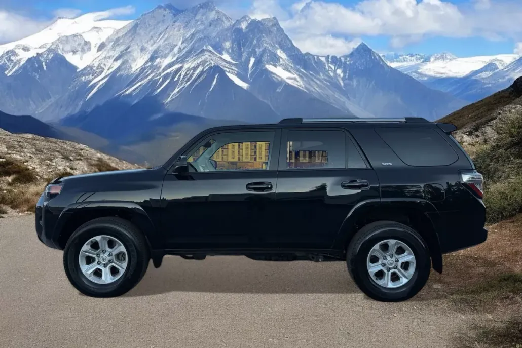 2023 Toyota 4Runner SR5 photo 1