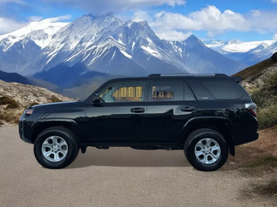 2023 Toyota 4Runner SR5 photo 1