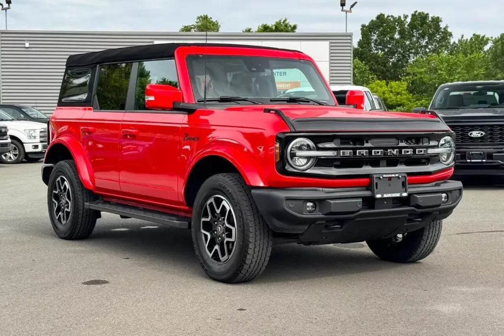 2023 Ford Bronco Outer Banks photo 1
