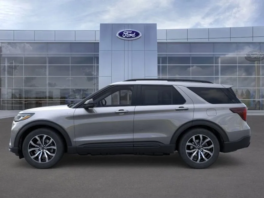 2025 Ford Explorer ST-Line photo 1