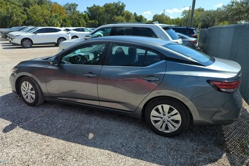 2023 Nissan Sentra S photo 1