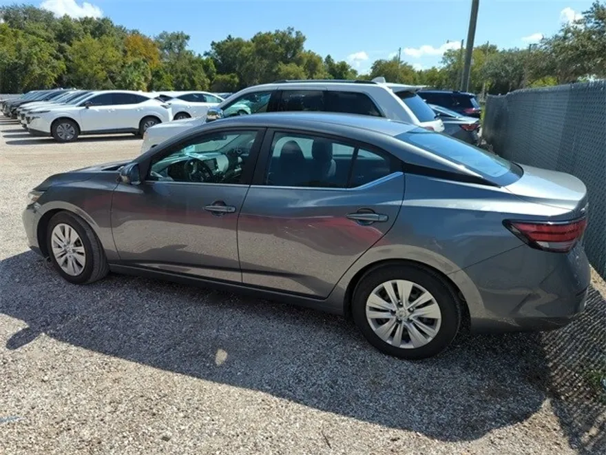 2023 Nissan Sentra S photo 1