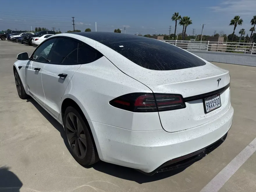 2022 Tesla Model S photo 1