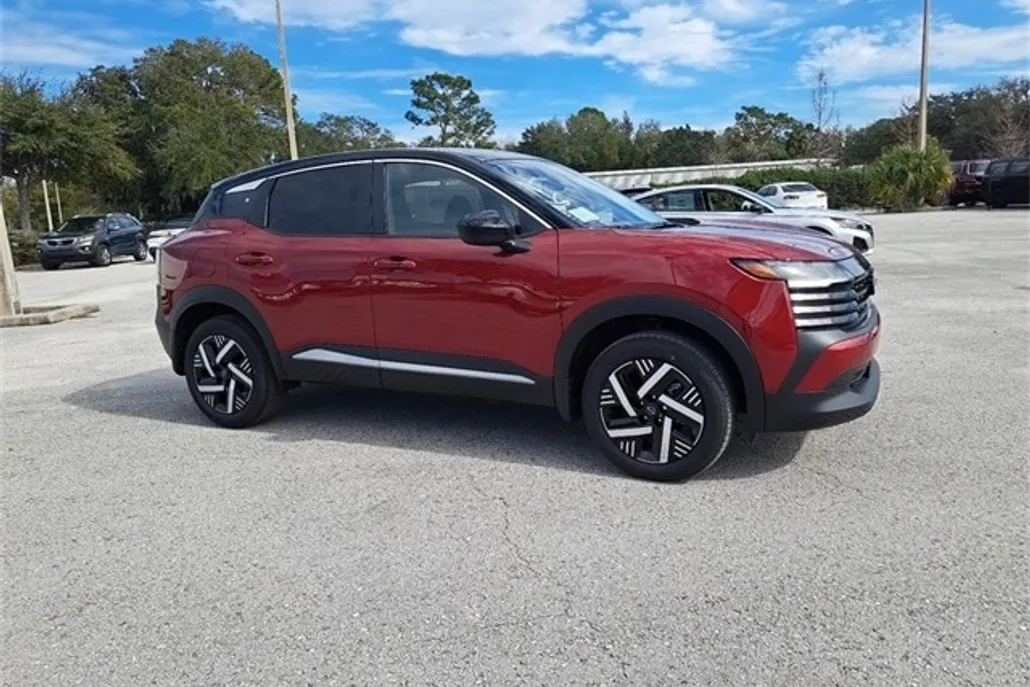 2025 Nissan Kicks SV photo 1