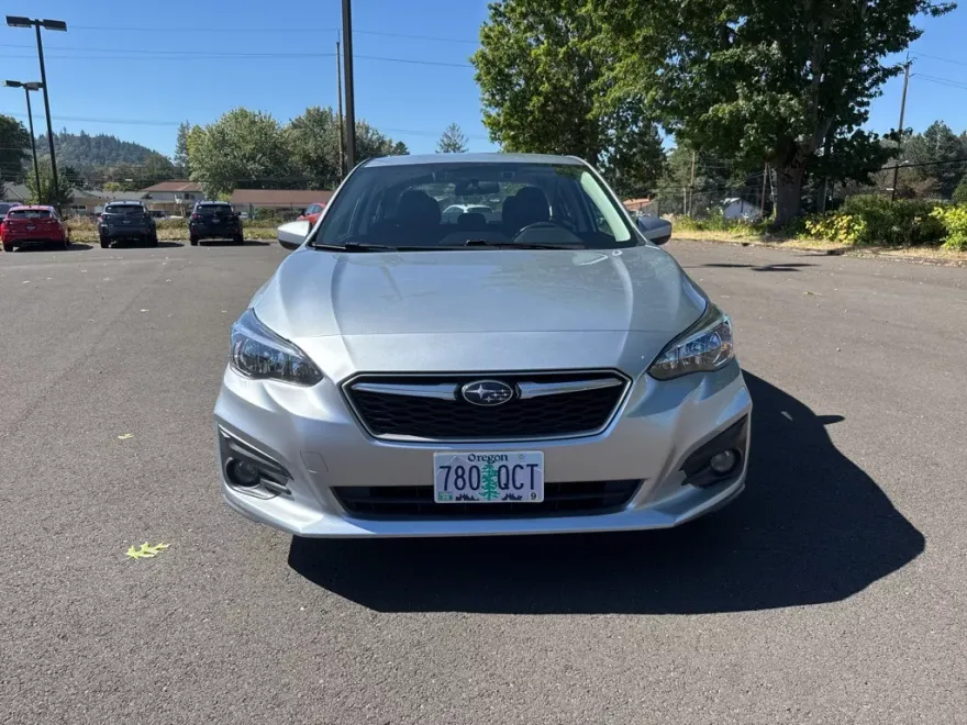 2018 Subaru Impreza 2.0i Premium photo 1