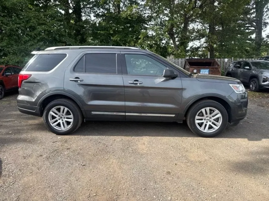 2018 Ford Explorer XLT photo 1