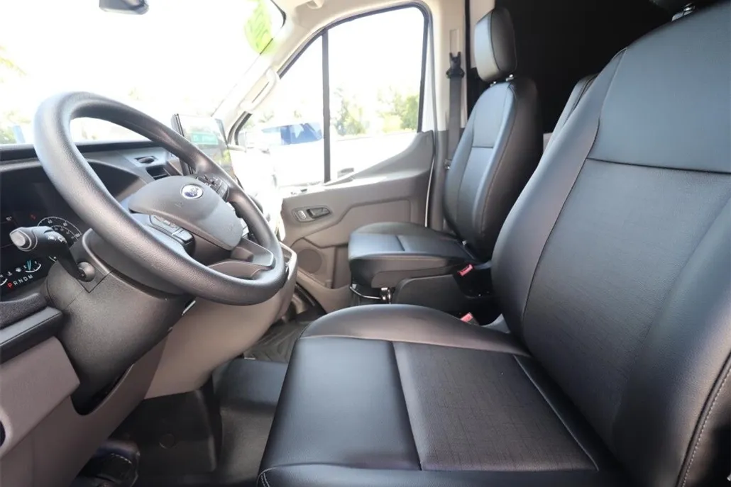 2025 Ford Transit Cargo Van photo 1