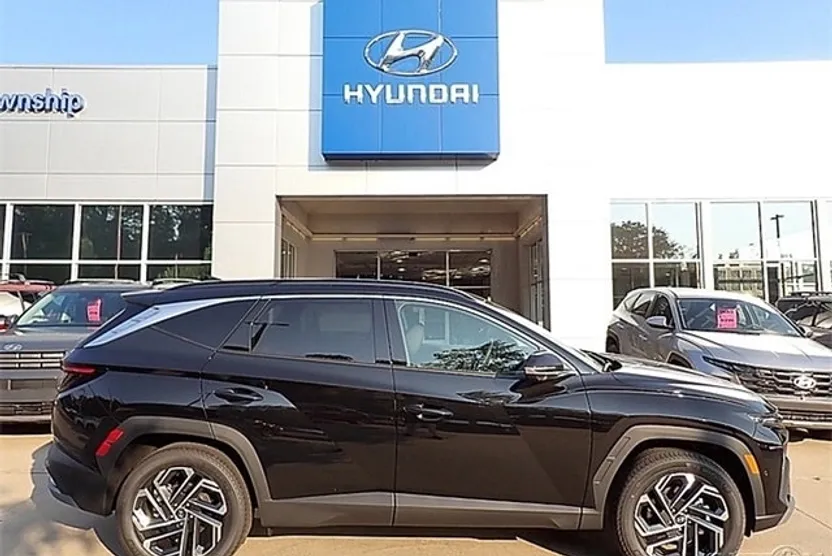 2025 Hyundai Tucson Limited photo 1