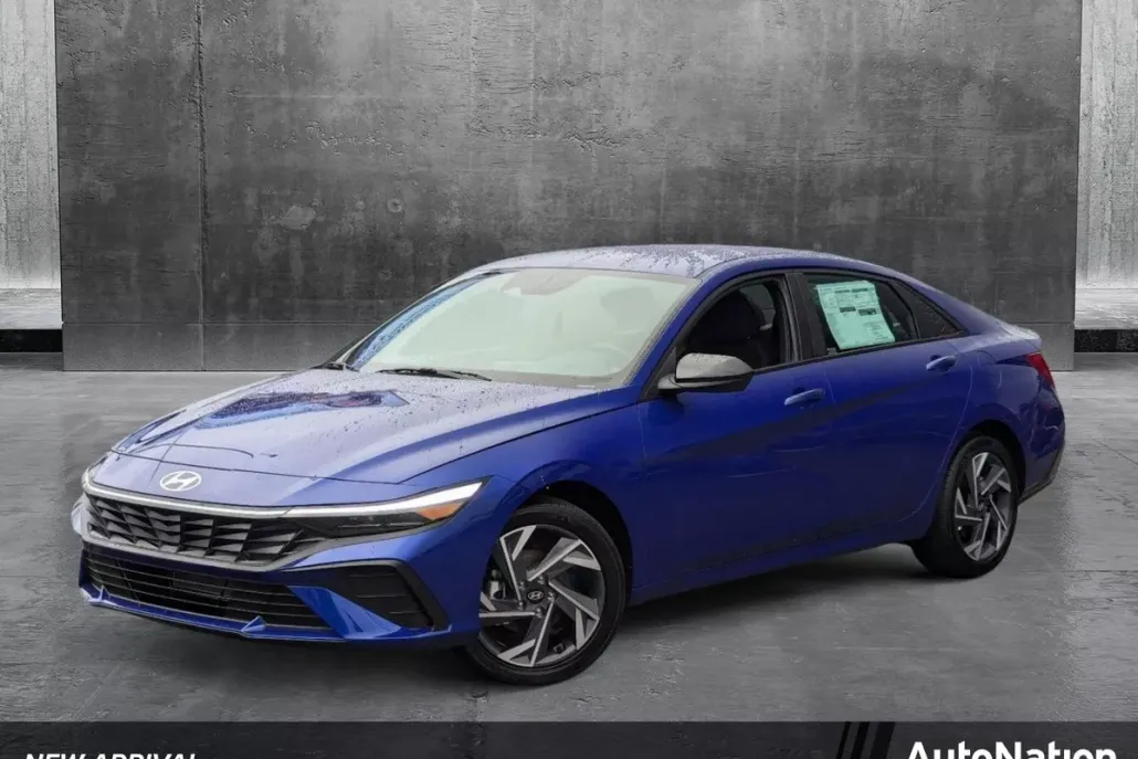 2025 Hyundai Elantra SEL Sport photo 1