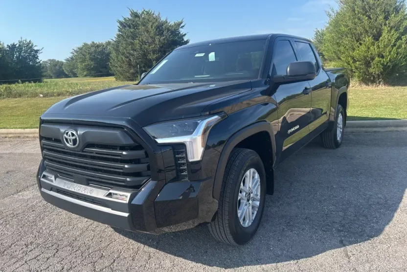 2026 Toyota Tundra SR5 CrewMax photo 1