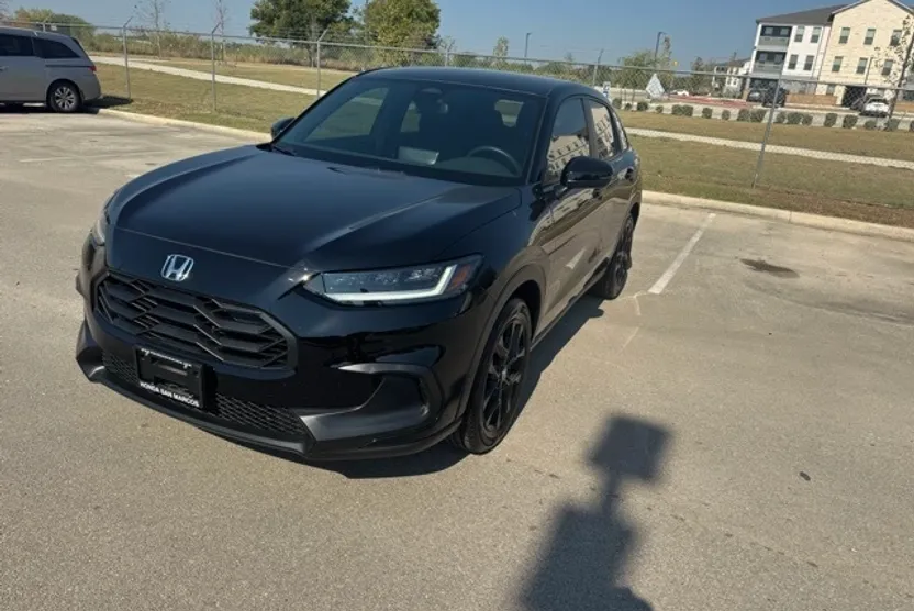 2025 Honda HR-V Sport photo 1
