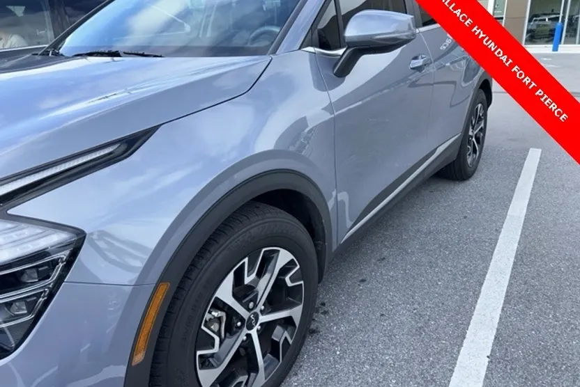 2024 Kia Sportage EX photo 1