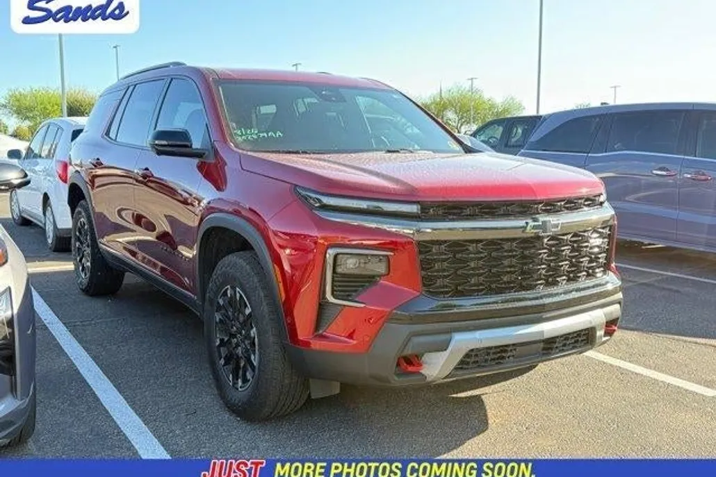 2024 Chevrolet Traverse Z71 photo 1