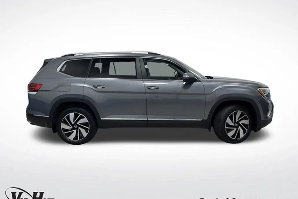 2024 Volkswagen Atlas SEL photo 1
