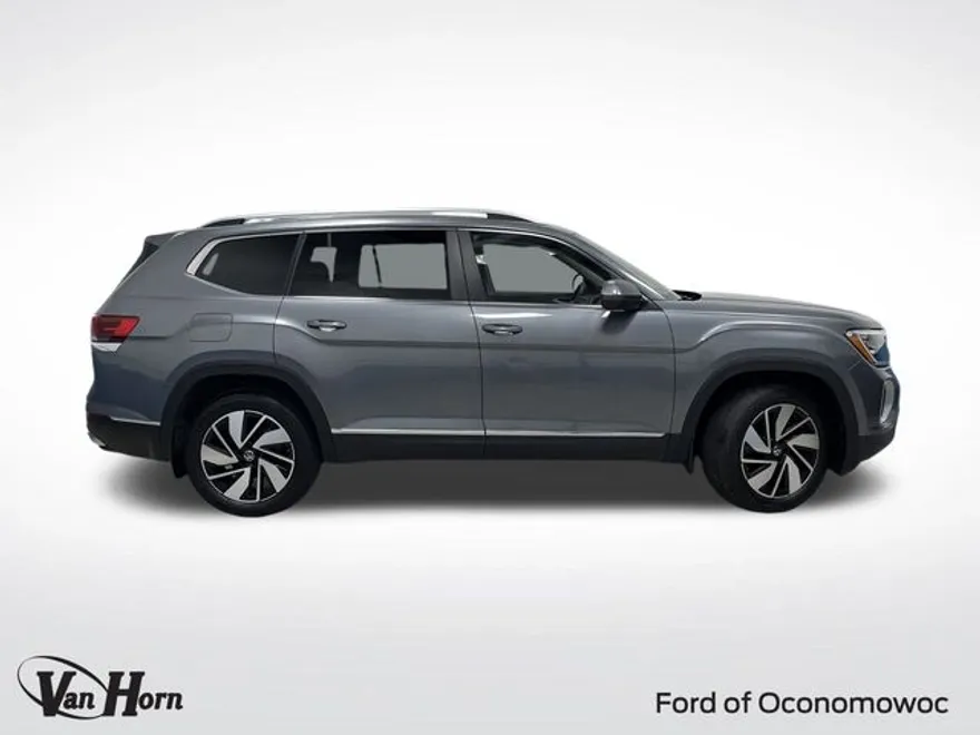 2024 Volkswagen Atlas SEL photo 1