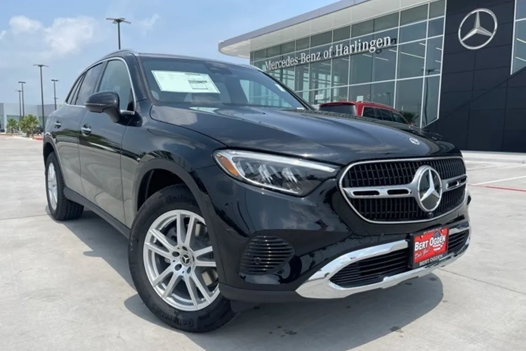2025 Mercedes Benz GLC 300 photo 1