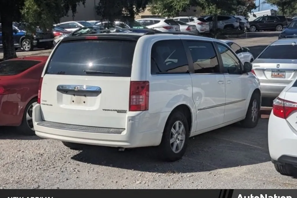 2015 Dodge Grand Caravan SXT Plus photo 1