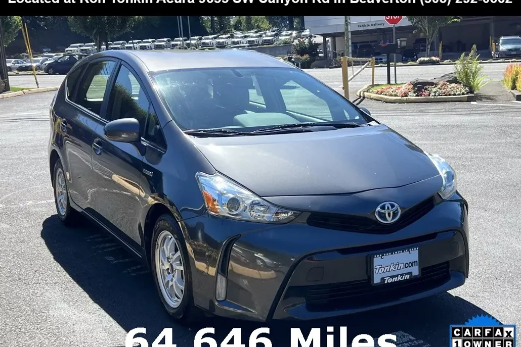 2017 Toyota Prius V Four photo 1