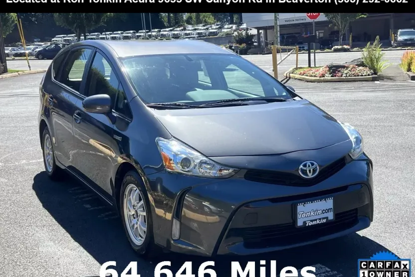 2017 Toyota Prius V Four photo 1