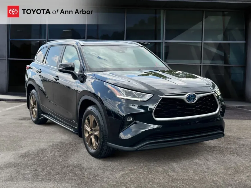 2023 Toyota Highlander Hybrid Bronze Edition photo 1