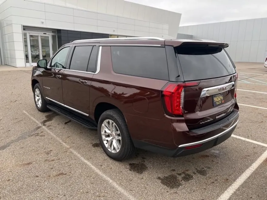 2022 Gmc Yukon XL SLT photo 1