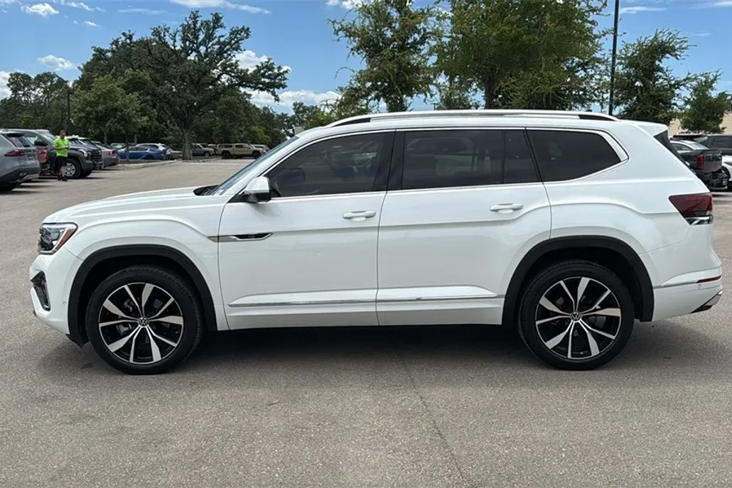 2024 Volkswagen Atlas SEL Premium R-Line photo 1