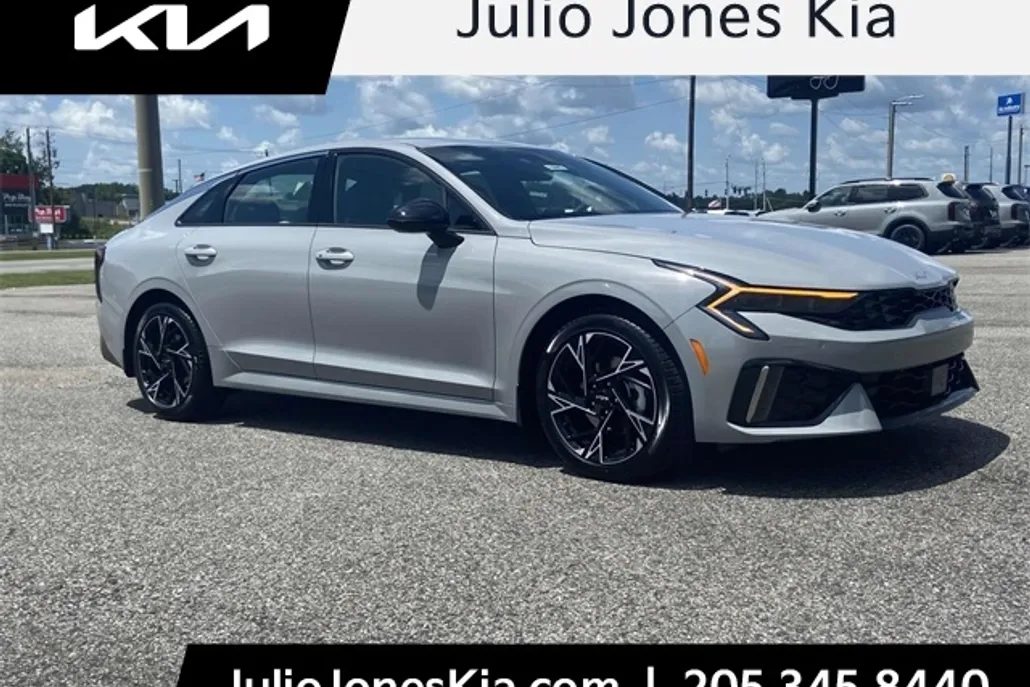 2025 Kia K5 GT-Line photo 1