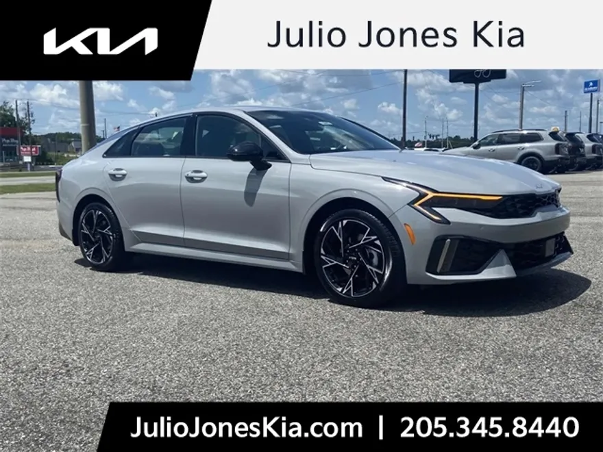 2025 Kia K5 GT-Line photo 1