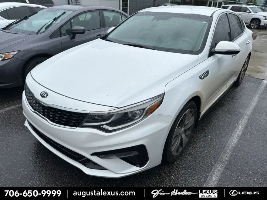 2019 Kia Optima S photo 1