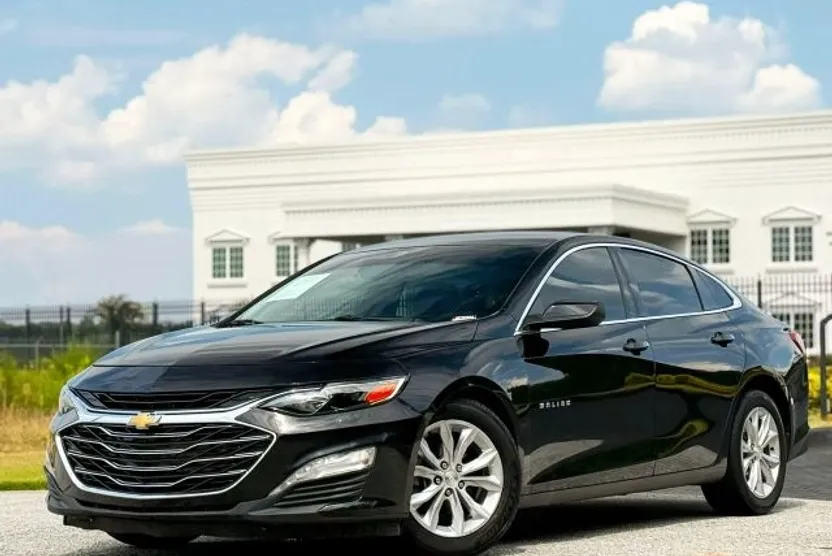 2019 Chevrolet Malibu 1LT photo 1