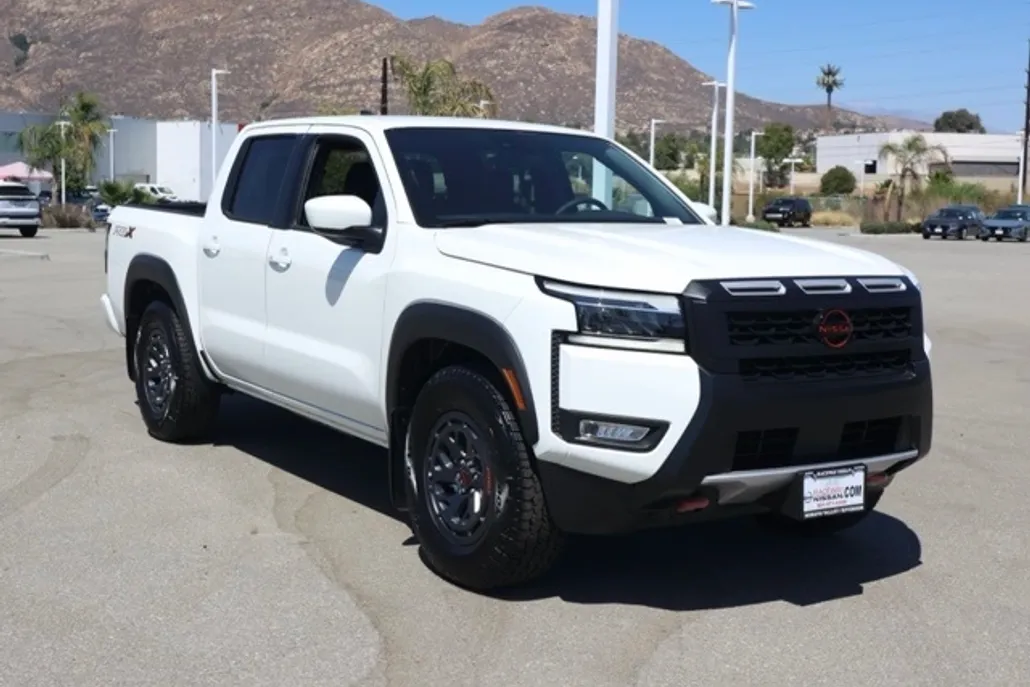 2025 Nissan Frontier PRO-X photo 1