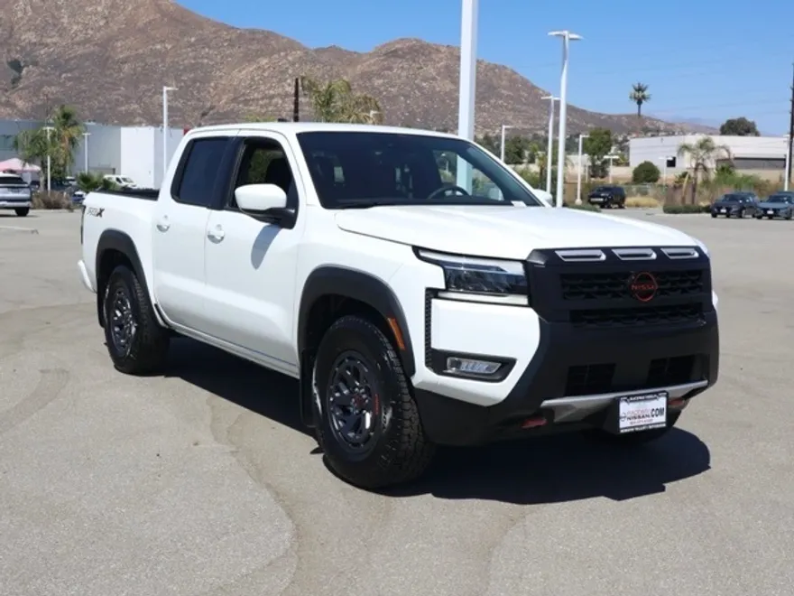 2025 Nissan Frontier PRO-X photo 1