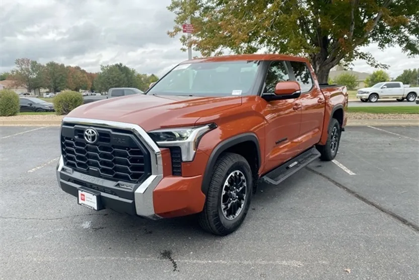 2025 Toyota Tundra SR5 photo 1