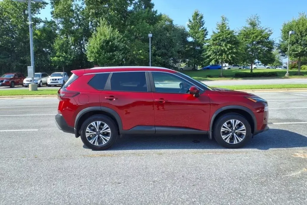 2023 Nissan Rogue SV photo 1