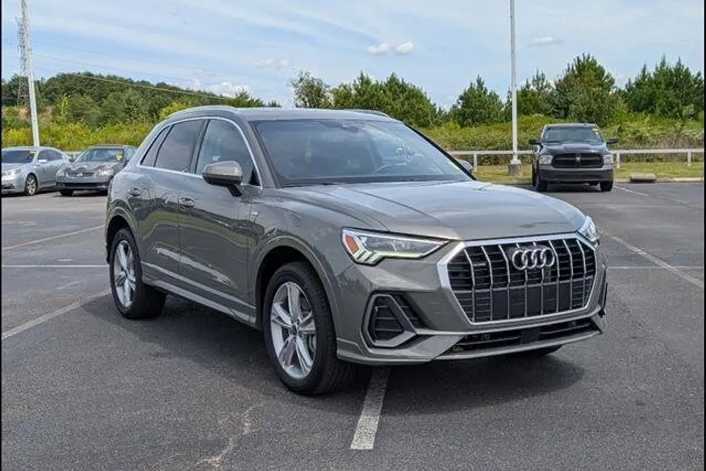 2024 Audi Q3 Premium Plus S line photo 1
