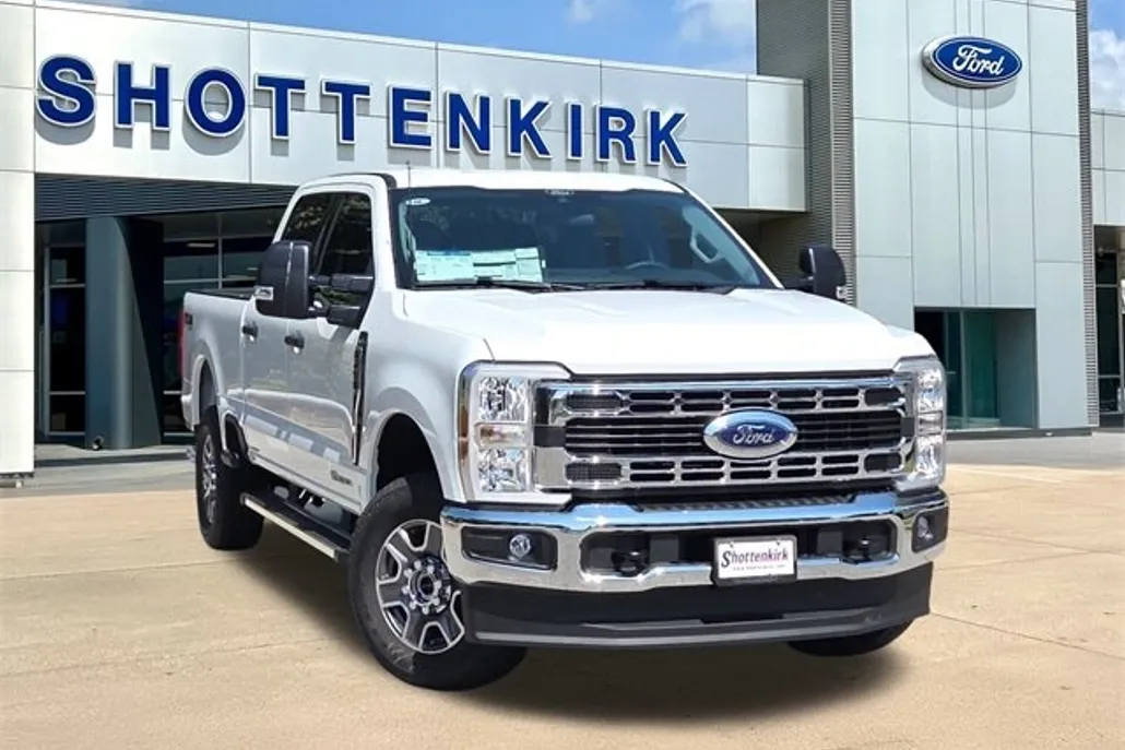 2025 Ford F-250 XLT photo 1