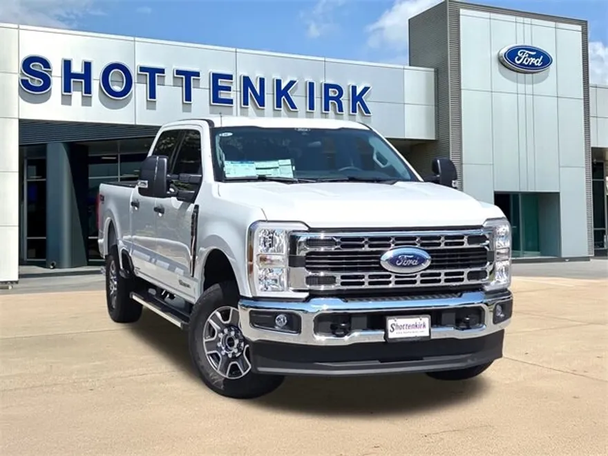 2025 Ford F-250 XLT photo 1