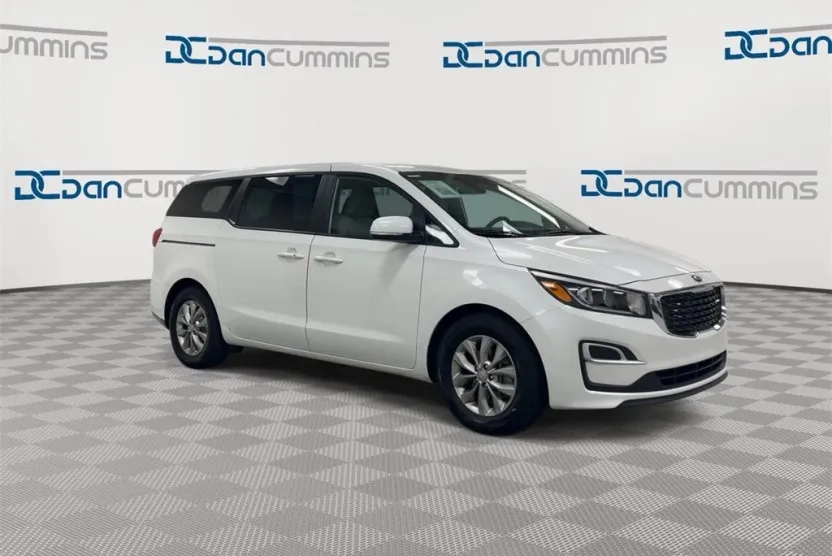2020 Kia Sedona LX photo 1
