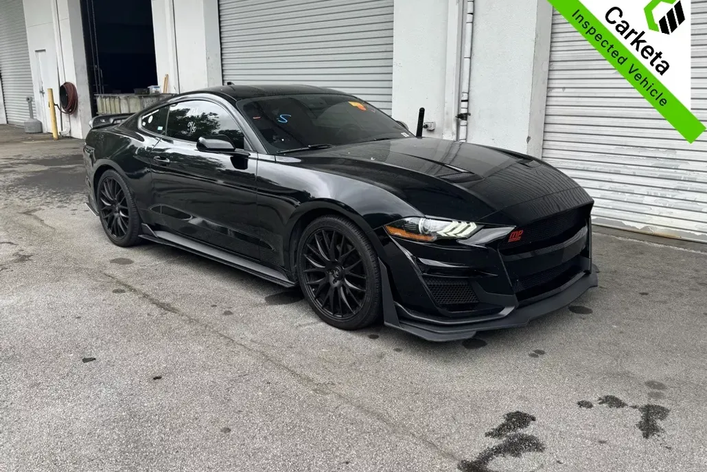 2021 Ford Mustang EcoBoost photo 1