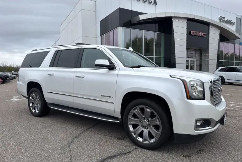 2016 Gmc Yukon XL Denali photo 1