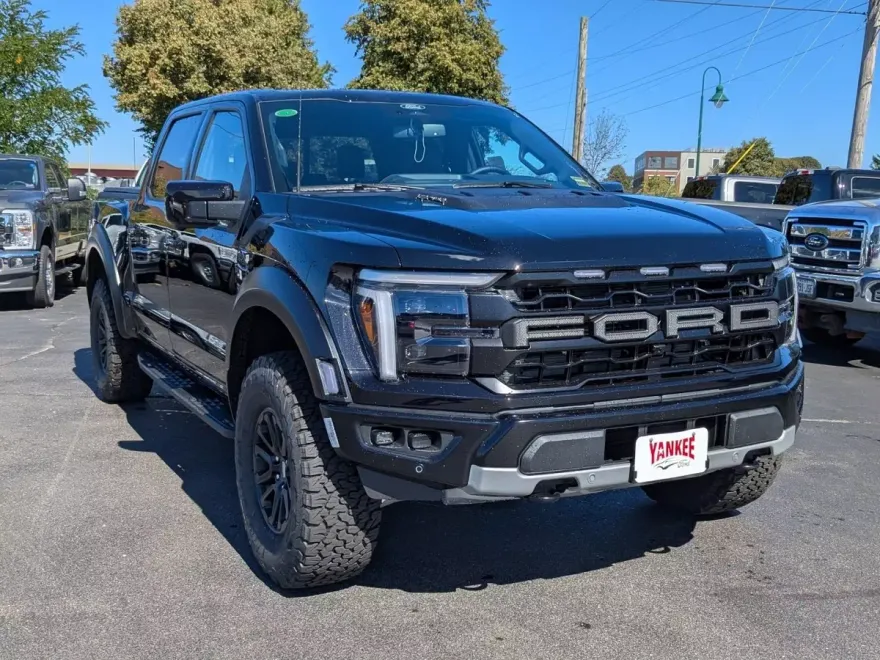 2025 Ford F-150 Raptor photo 1