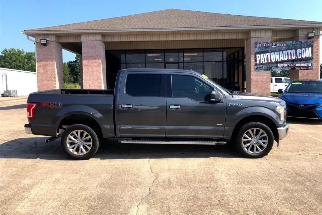 2017 Ford F-150 XLT photo 1