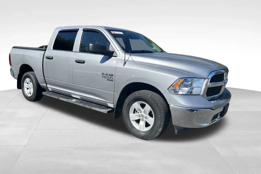 2022 Ram 1500 Classic SLT photo 1