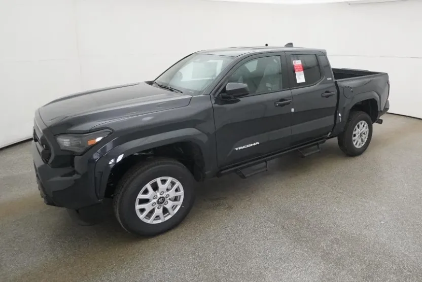 2025 Toyota Tacoma SR5 4x4 Double Cab photo 1