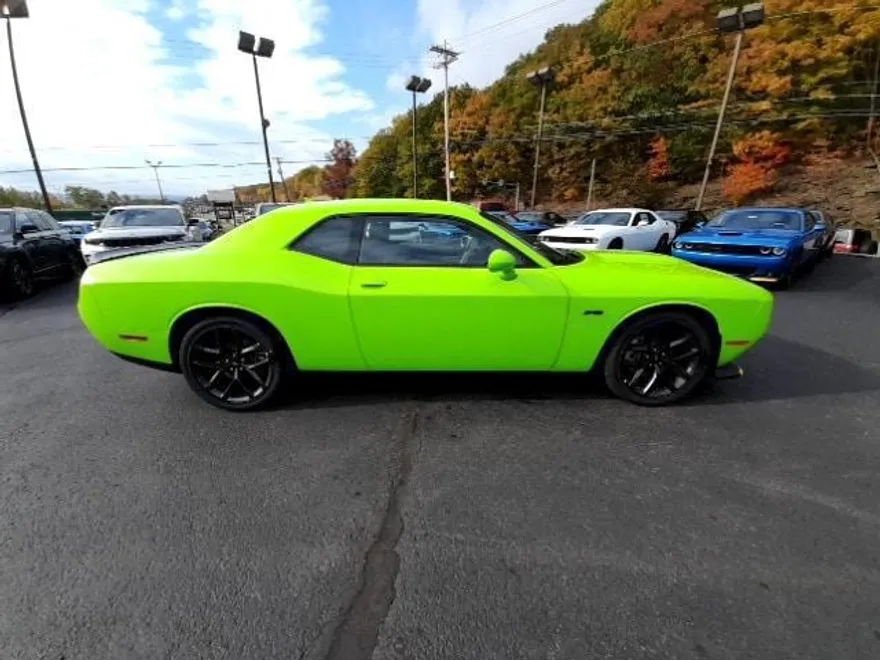 2023 Dodge Challenger R/T photo 1