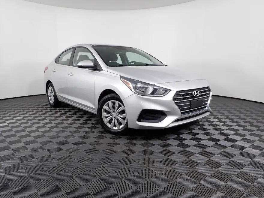 2021 Hyundai Accent SE photo 1