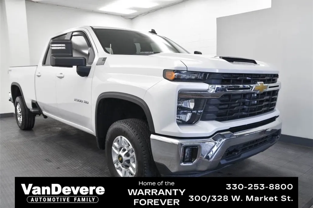 2024 Chevrolet Silverado 2500HD LT photo 1