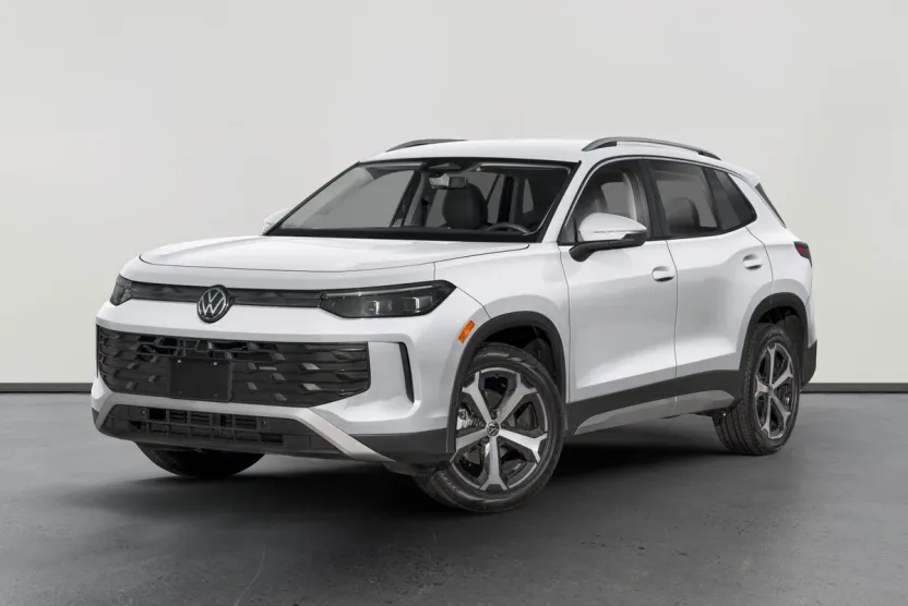 2025 Volkswagen Tiguan SE photo 1
